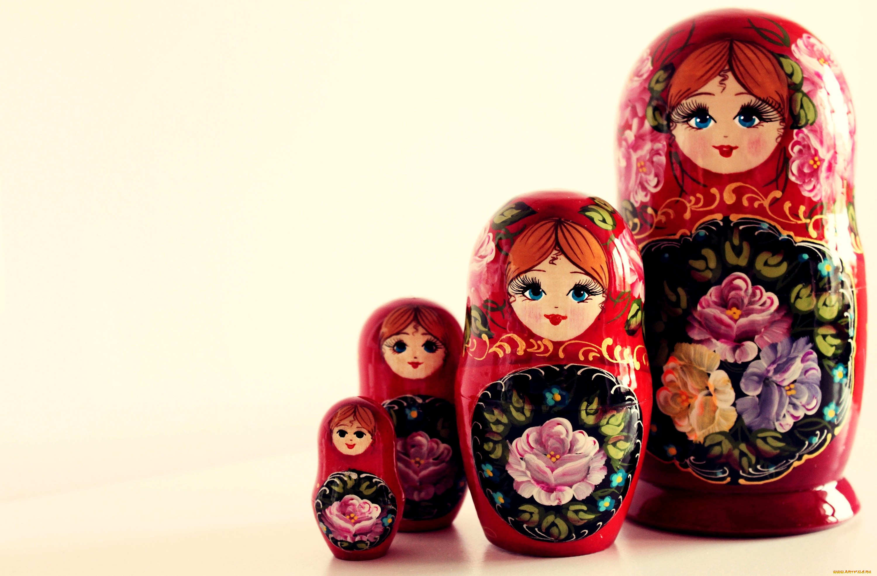 Russian matryoshka dolls. Матрешка. Русские сувениры. Красивые матрешки.